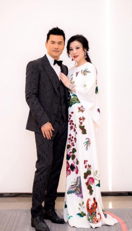 61岁吕良伟近照, 三个妻子一个比一个强, 但是样貌上一个比一个丑