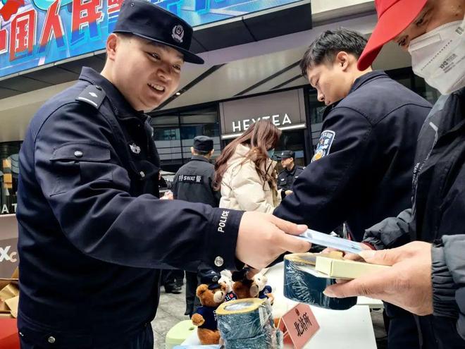 警察节黑猫警长反诈宣传_静安区黑猫警长反诈短片_黑猫警长电影版2头