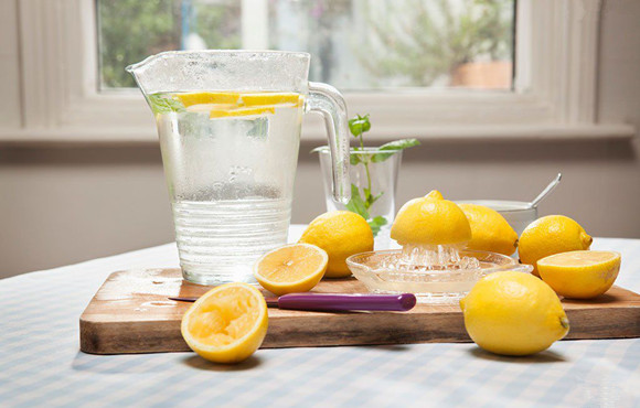 柠檬水减肥效果_用什么洗澡可以减肥_柠檬片泡水减肥法