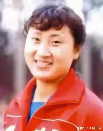 郎平意外发现,前女排队长杨锡兰,瑞士当保安谋生 郎平意外发现,前女排队长杨锡兰,瑞士当保安谋生