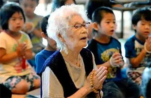 美国向日本投核弹_日本明治维新历史_日本侵华战争历史