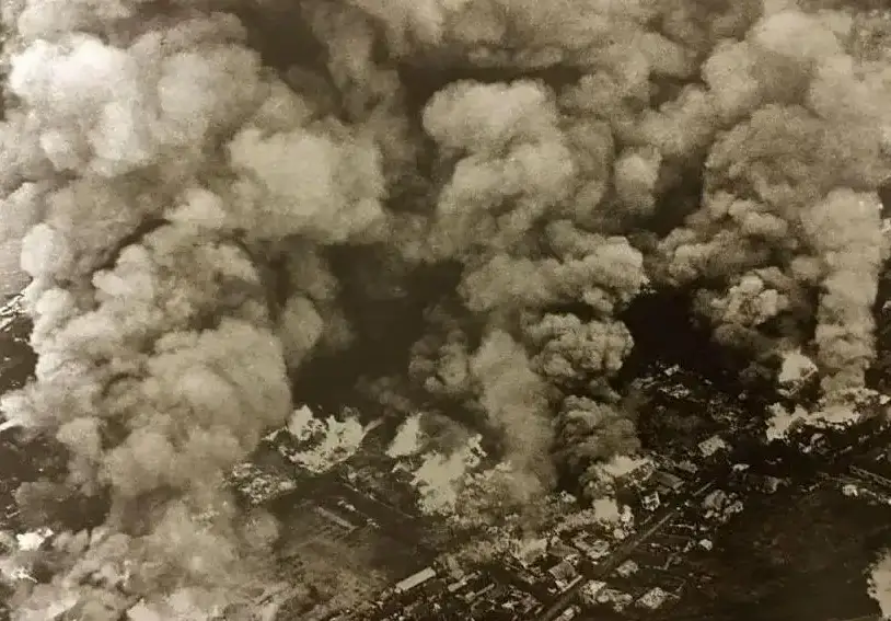 日本民众对美军传单反应麻木原因分析_美国向日本投核弹_美军投下6300万张日文警示传单为何无效