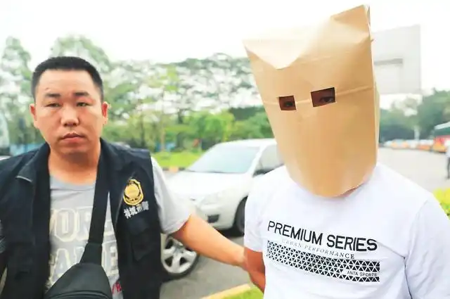 佛山警方打击碰瓷团伙_高速后视镜碰瓷党图片_宝马碰瓷案件分析