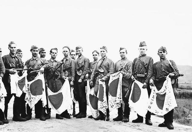 美国向日本投核弹_苏联参战影响_日本投降原因