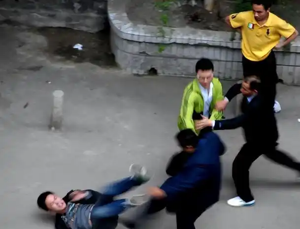 长春砍手门事件真相_吴天昊郝志鹏篮球场冲突细节_长春砍手门 闻哥
