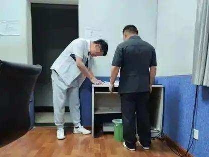 网民编造“在监狱直播带货”被罚_网红直播被拘留 抚养费老赖 执行法官抓捕