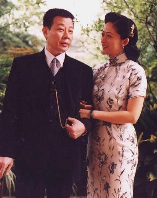 两个老婆楼上楼下住其乐融融,她们还为寇世勋生了4个孩子