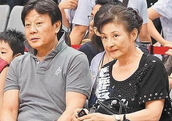 不说再见欧可欣爸爸欧先生是谁演的?扮演者寇世勋个人资料背景经历介绍