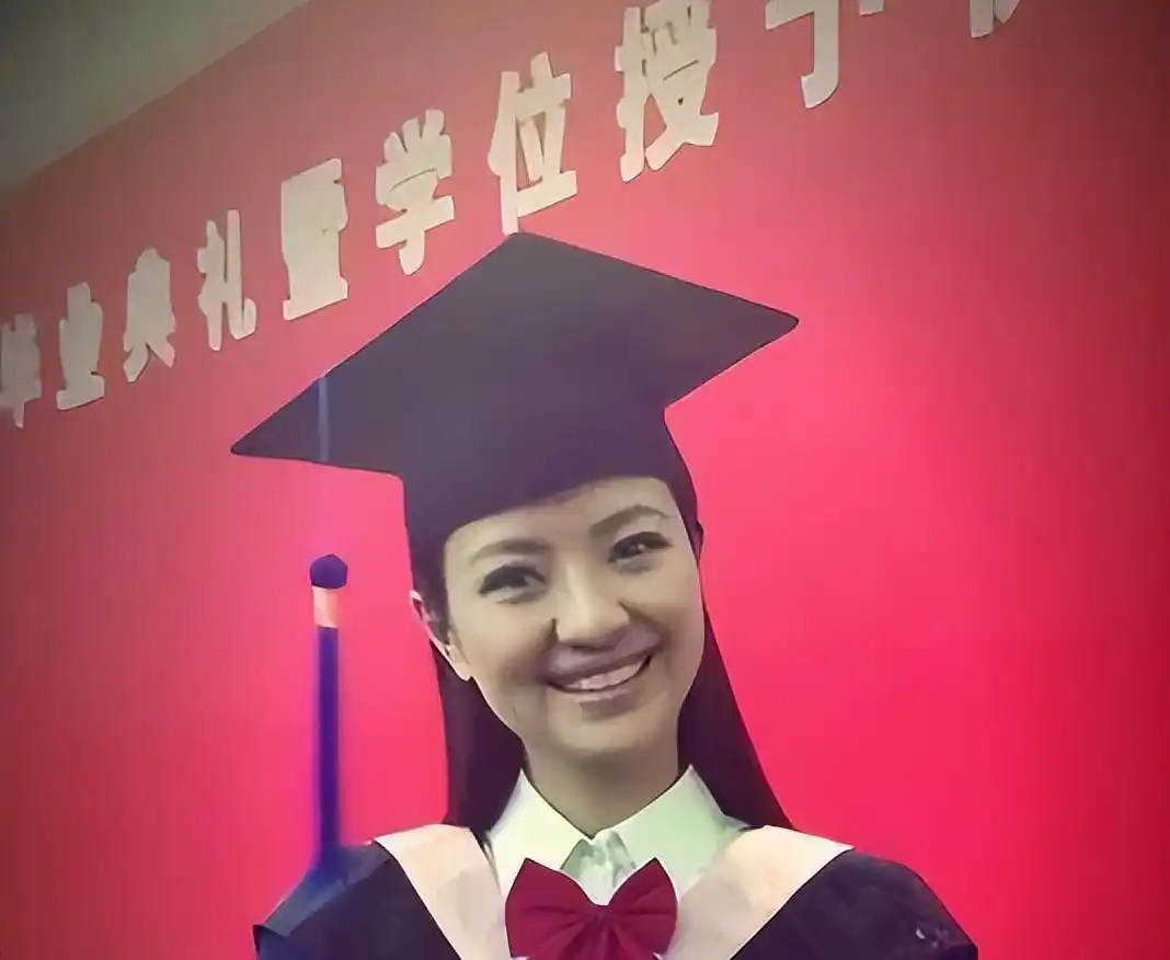 经纬和撒贝宁的照片_经纬 撒贝宁 恋情_经纬 主持生涯