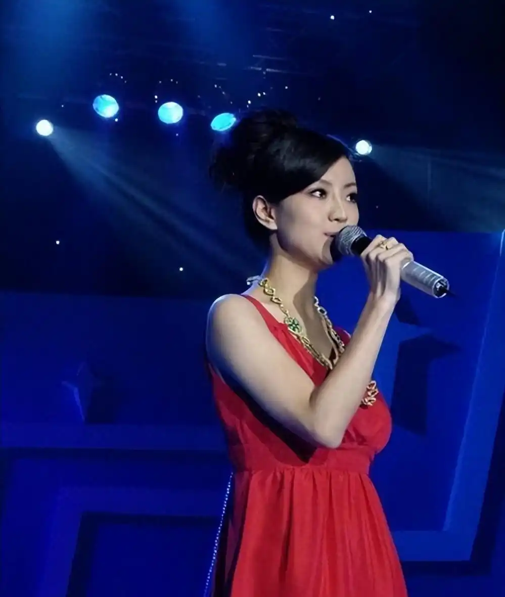 经纬和撒贝宁的照片_涂经纬撒贝宁分手原因_撒贝宁涂经纬感情经历