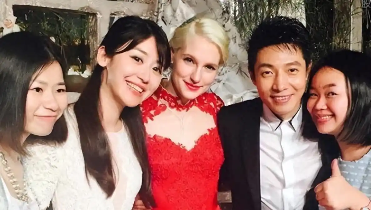 经纬和撒贝宁的照片_涂经纬撒贝宁分手原因_撒贝宁涂经纬感情经历