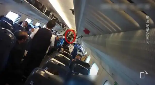 动车卫生间偷拍 监控摄像头 行政拘留_坐高铁上个厕所1万多的电脑没了