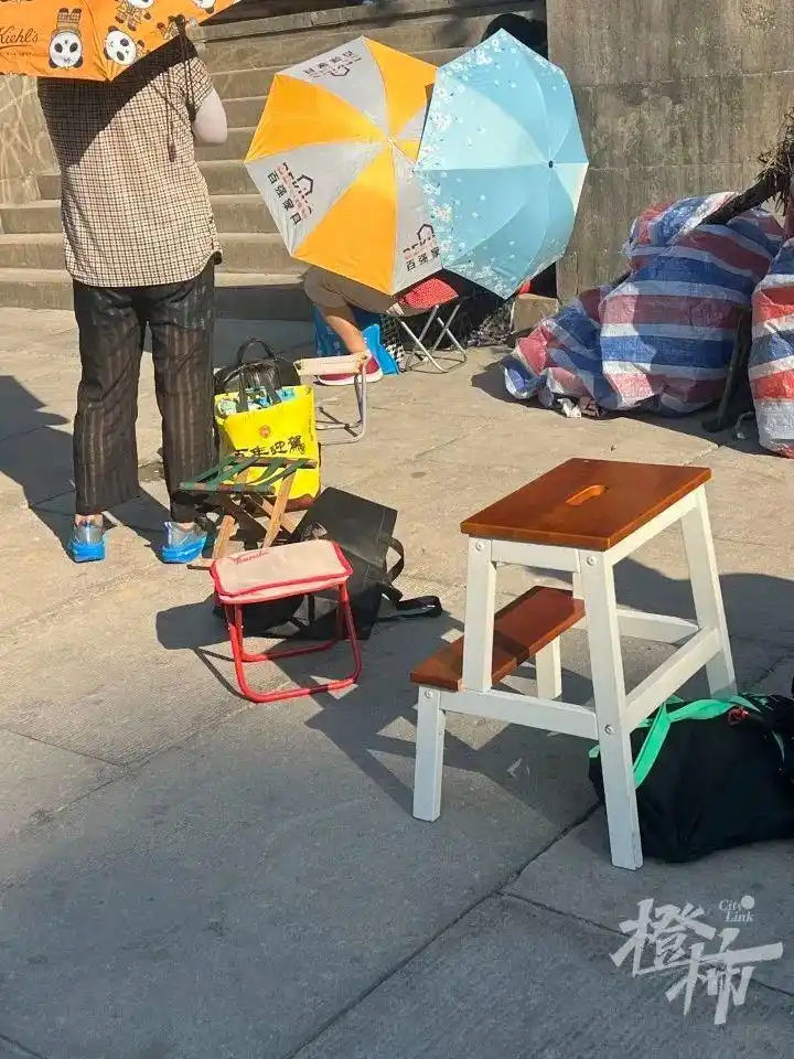 杭州寺庙月饼火到限购 代购凌晨排队_老杭州寺庙月饼哪里买_灵隐寺素月饼开售时间