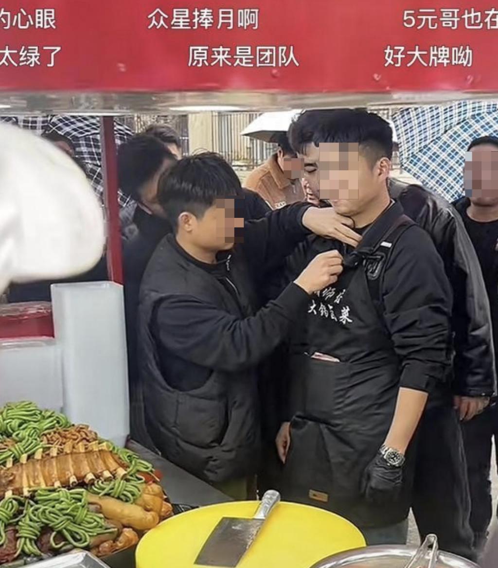 创业风险分析_这个“地摊” 不卖东西只救命_创业连麦真实案例