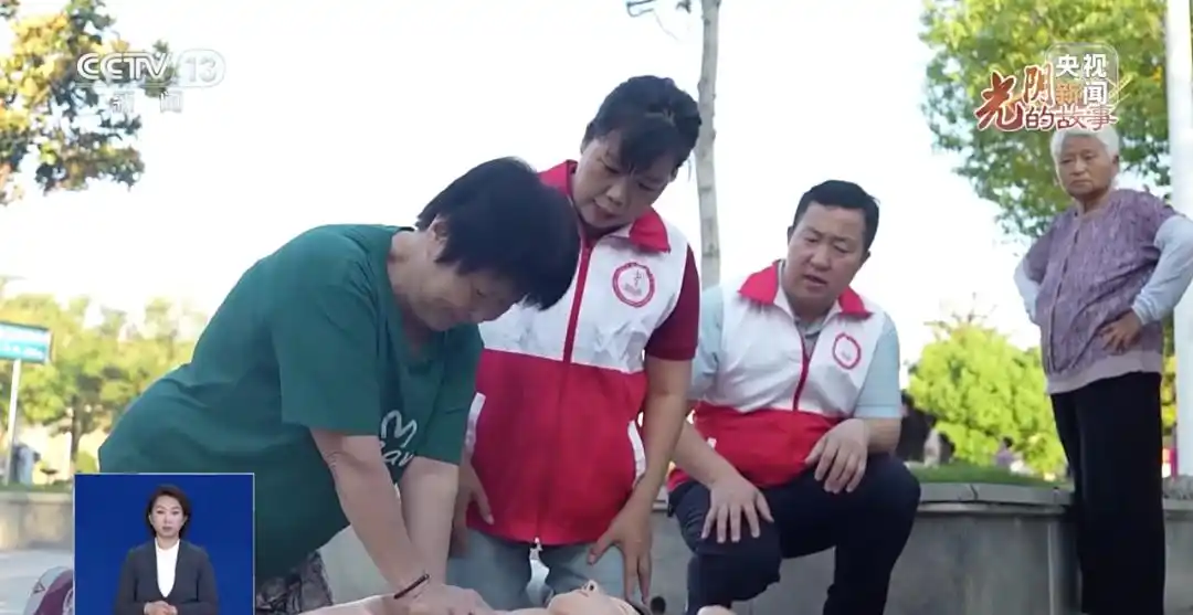 这对夫妻的“地摊”，不卖东西，只救命！