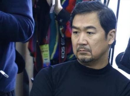 张国立与罗秀春离婚原因_张国立与邓婕婚姻故事_张国立为什么和前妻离婚