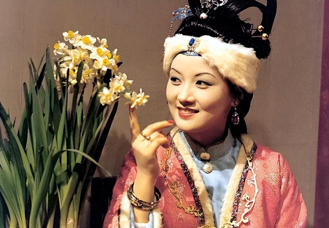 张国立为什么和前妻离婚_张国立与邓婕婚姻故事_张国立与罗秀春离婚原因