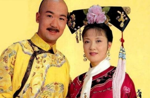 张国立与罗秀春离婚原因_张国立与邓婕婚姻故事_张国立为什么和前妻离婚