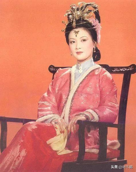 邓婕 张国立 夫妻关系_张国立为什么和前妻离婚