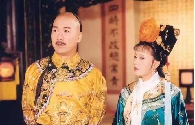 张国立为什么和前妻离婚_张国立邓婕罗秀春三角关系_张国立与邓婕的爱情故事