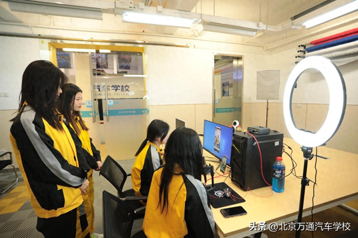 新媒体专业主要都学什么