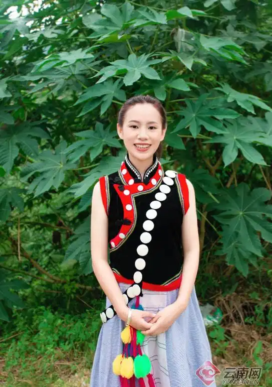 怒江州大学生村官_倩如扶贫经历_大学生女村官 观看