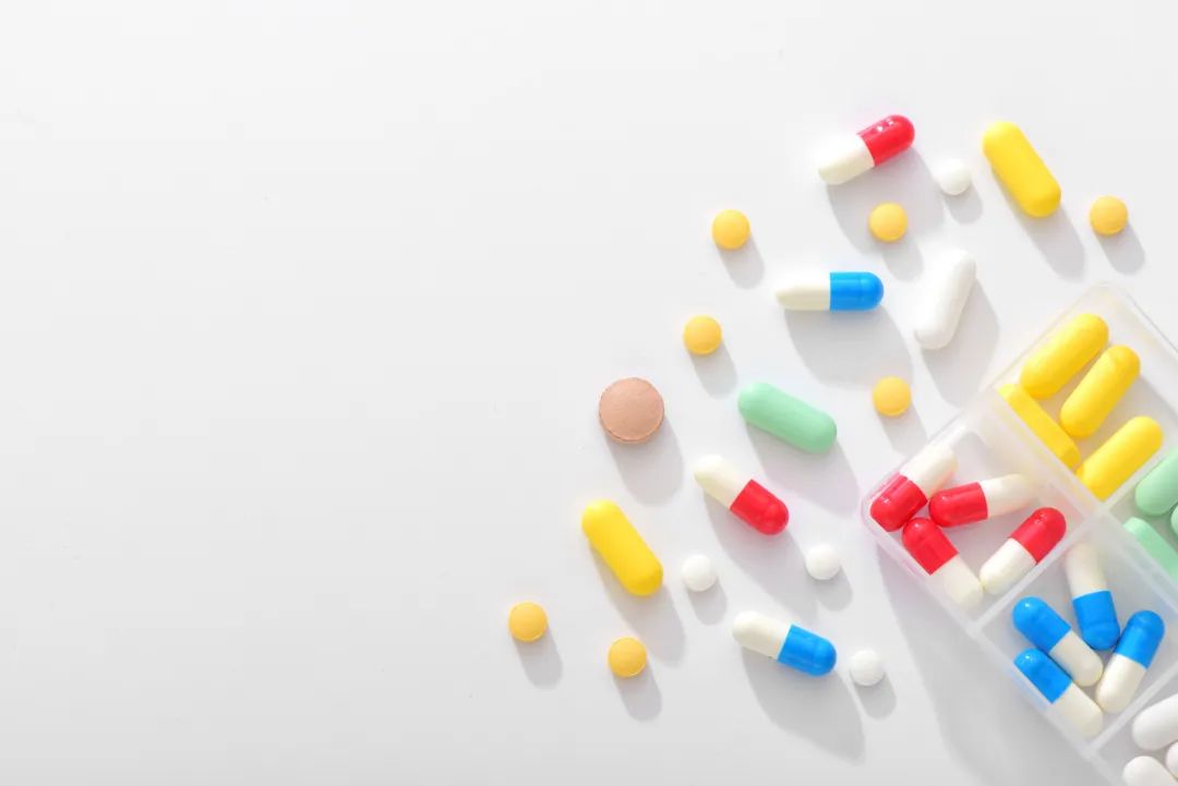 西柚药物相互作用_但凡在吃药最好别吃这种水果_呋喃香豆素影响药物代谢