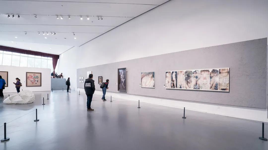 明星证件照分析_美术艺考生面试现场_艺考证件照要求