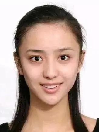 明星证件照分析_美术艺考生面试现场_艺考证件照要求