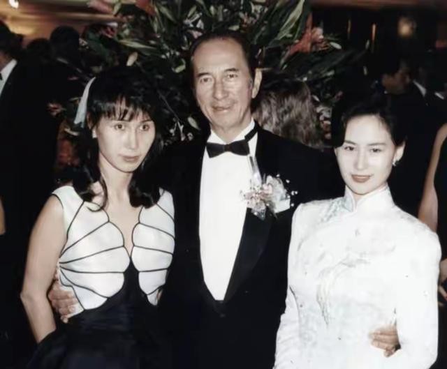 赌王女儿何超琼 何超英 何超仪_赌王何鸿燊视频