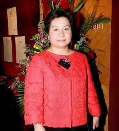 赌王女儿何超琼 何超英 何超仪_赌王何鸿燊视频