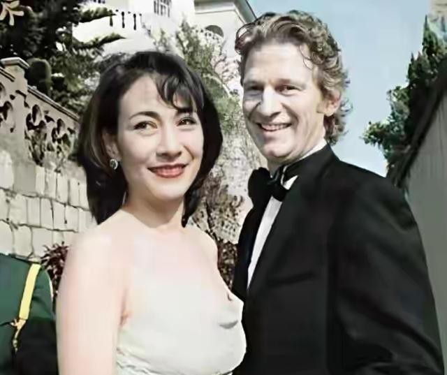 赌王女儿何超琼 何超英 何超仪_赌王何鸿燊视频