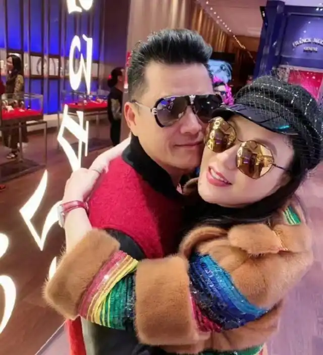 吕良伟三次婚姻_吕良伟与周海媚邝美云杨小娟的故事_吕良伟第二任老婆阿茵