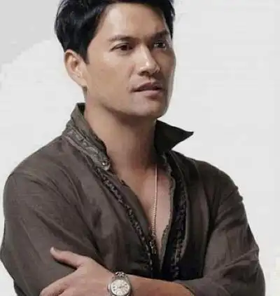 吕良伟与周海媚邝美云杨小娟的故事_吕良伟三次婚姻_吕良伟第二任老婆阿茵