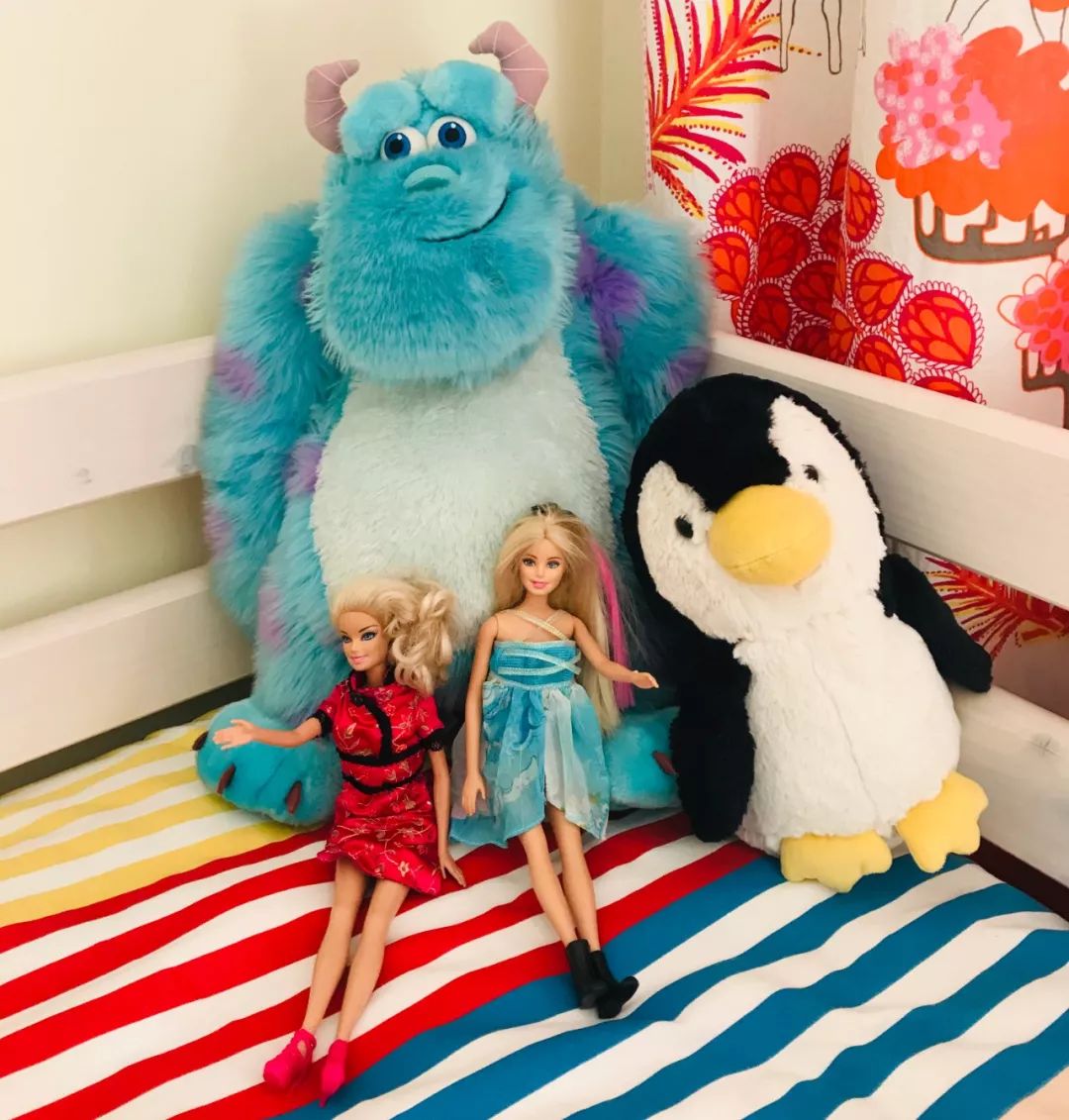 芭比娃娃小游戏_角色扮演小游戏_亲子互动游戏