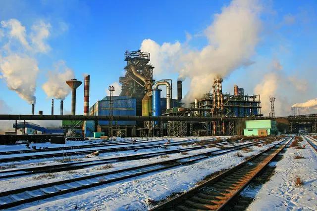 “轰动一时的通钢事情”“看团结的工人如何让权贵低头” “轰动一时的通钢事情”“看团结的工人如何让权贵低头”