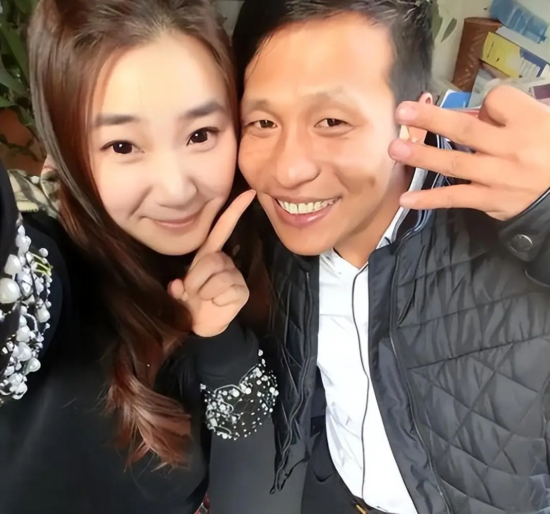 宋小宝抛弃发妻 赵本山铁规被徒弟们打破 赵家班集体翻车_赵本山重庆事件真相