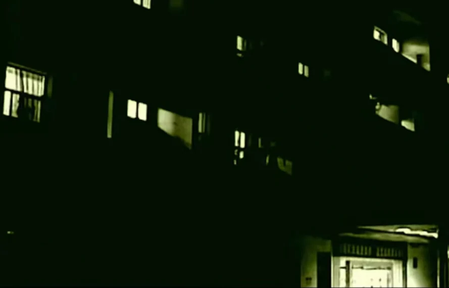 雨夜弃婴_太平间发现弃婴故事_江西靖安医院弃婴事件