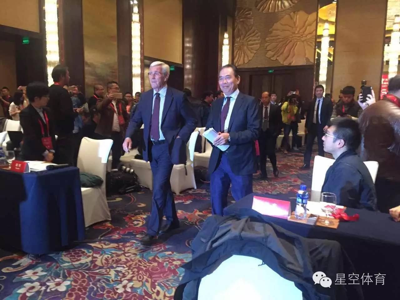 国足新任主帅里皮新闻发布会_里皮国足执教计划与目标_足球新闻发布会流程