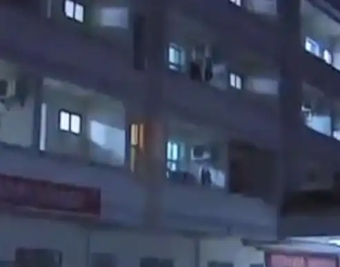 护士发现弃婴停尸房真相_雨夜弃婴_江西弃婴雨中太平间生存八天