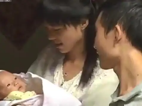 护士发现弃婴停尸房真相_雨夜弃婴_江西弃婴雨中太平间生存八天