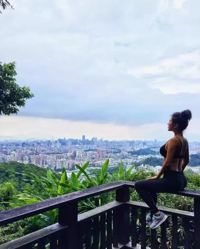 林柔君健身照_极品性感小护士美女图片_台湾最性感护士