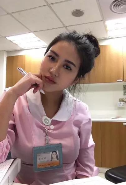 极品性感小护士美女图片_台湾最性感护士_林柔君健身照