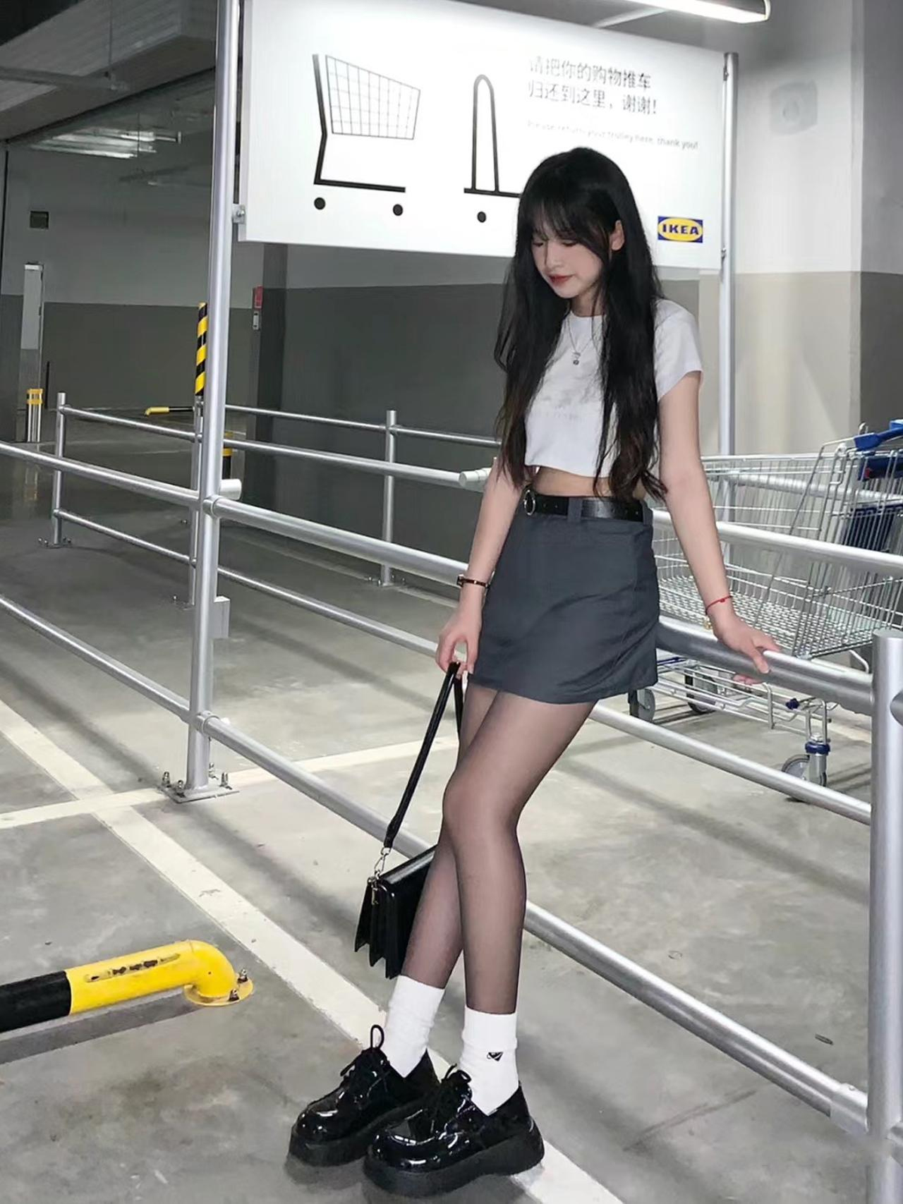 丝袜棉袜搭配技巧_穿丝袜配棉袜原因_学妹的性感白丝袜