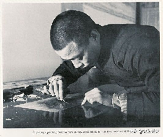 北京民俗老照片:天桥耍杂技的孩子