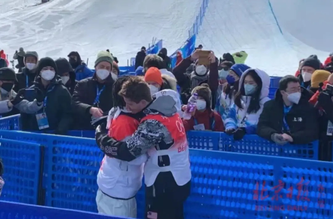 肖恩怀特滑雪_单板滑雪U型场地技巧 平野步梦 肖恩怀特