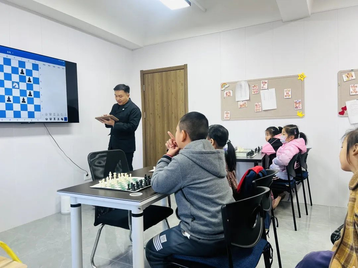 【活动回顾】走进国际象棋 小棋盘里博弈大世界