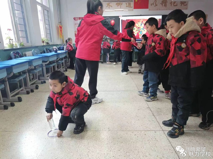 迎元旦拔河比赛_报纸拔河比赛游戏规则_趣猜灯谜 欢庆元旦