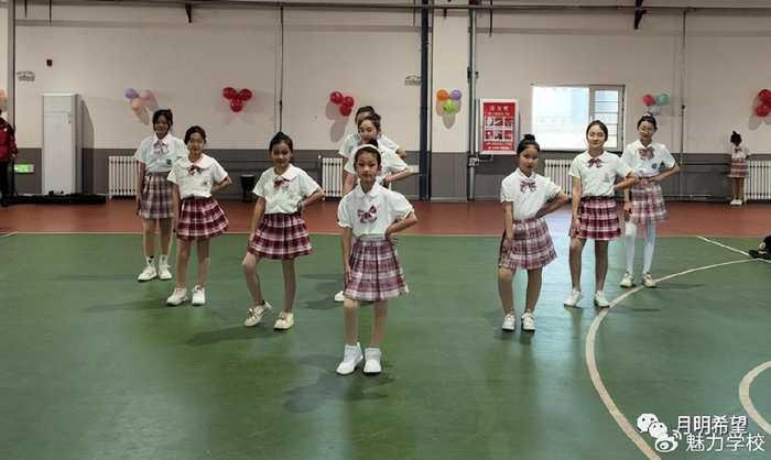 趣猜灯谜 欢庆元旦_迎元旦拔河比赛_报纸拔河比赛游戏规则