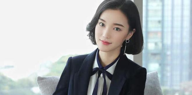 伺候公婆六年被小叔子一个耳光打醒,她把公婆送上车:不伺候了